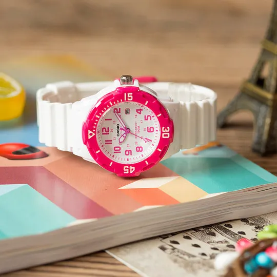 ساعت مچی زنانه اسپرت کاسیو مدل CASIO LRW-200H-4B