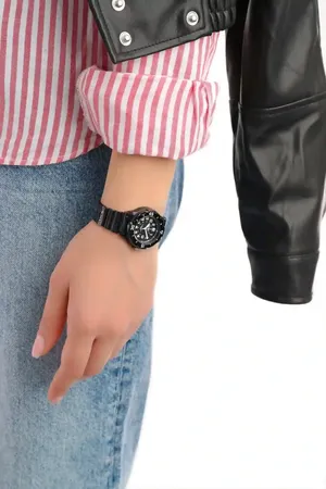 ساعت مچی زنانه اسپرت کاسیو مدل CASIO LRW-200H-1B