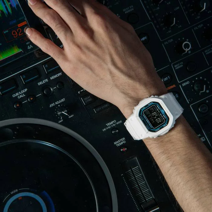 ساعت مچی اسپرت جی شاک کاسیو مدل G-SHOCK DW-B5600SF