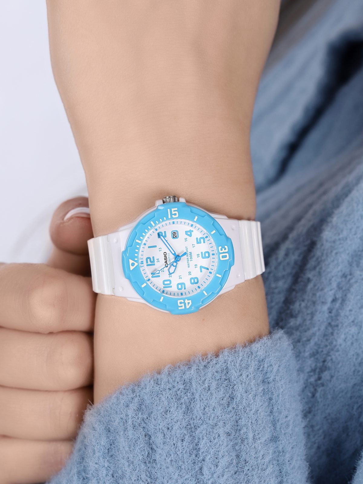 ساعت مچی زنانه اسپرت کاسیو مدل CASIO LRW-200H-2B